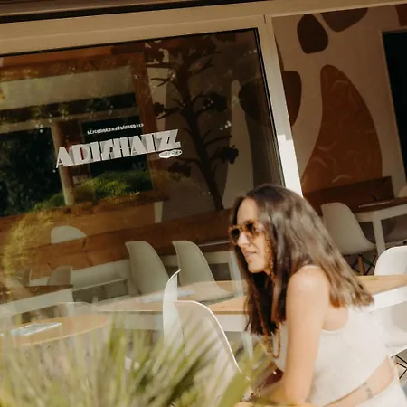 Adishatz Hotel 2*