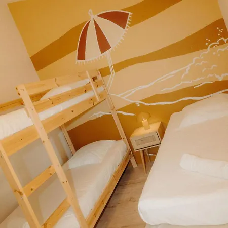 Adishatz Hotel 2*