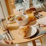 Adishatz Hotel