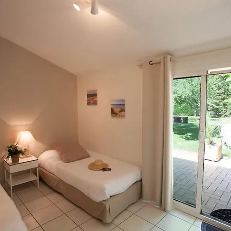 Hotell La Ferme D'en Chon 2*