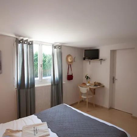 Hotell La Ferme D'en Chon 2*